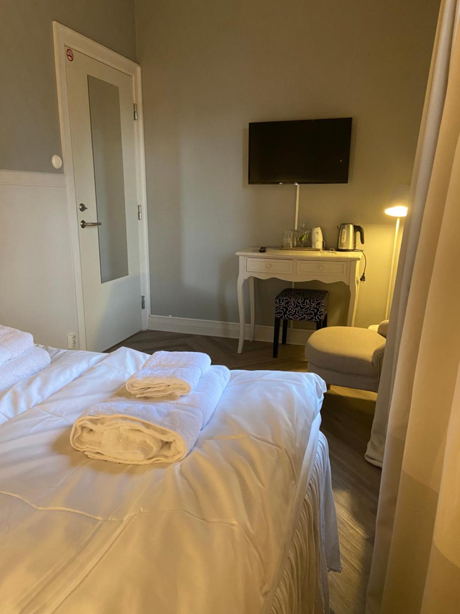 イースタッド Our House Bed & Breakfast エクステリア 写真