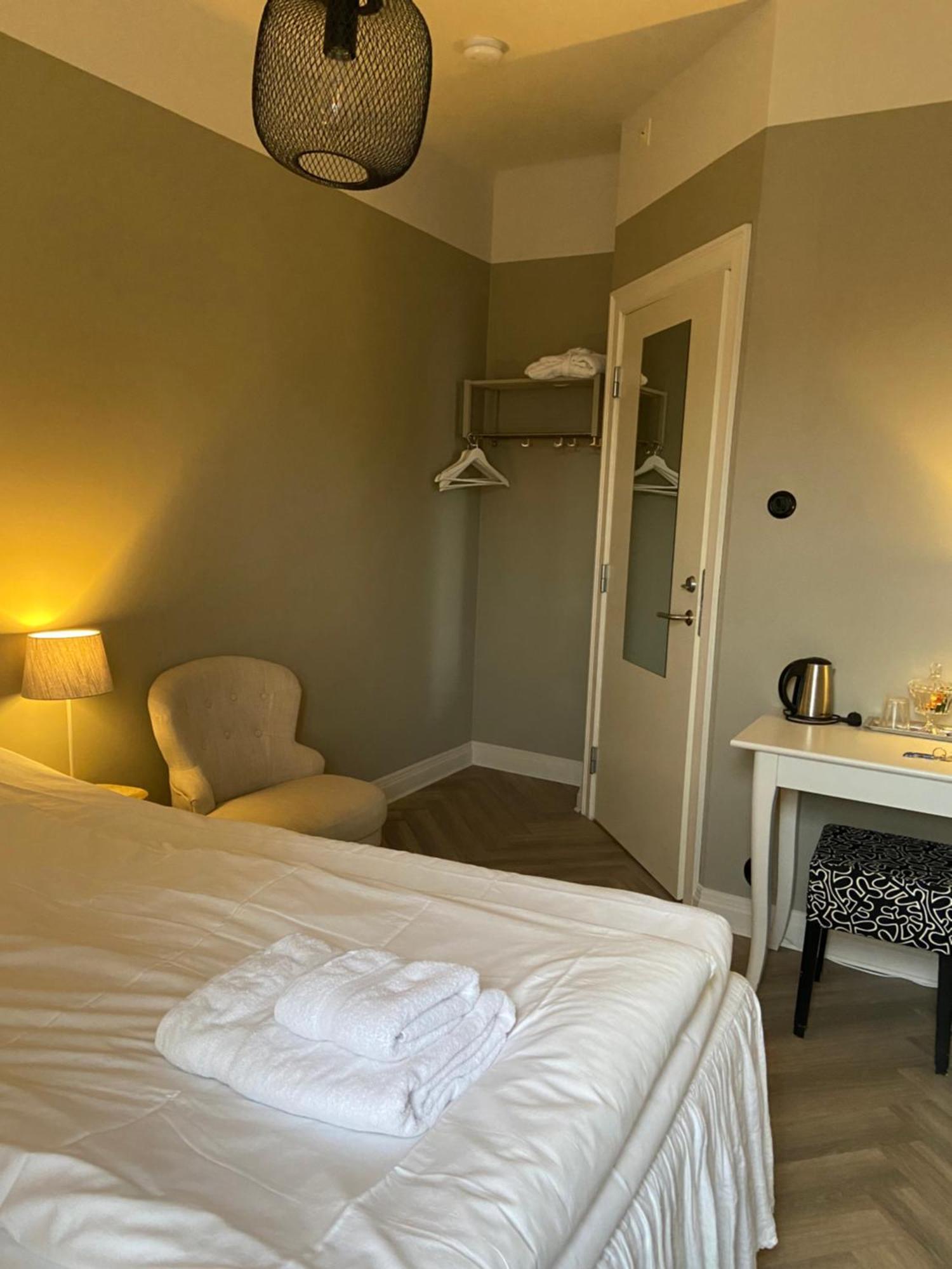 イースタッド Our House Bed & Breakfast エクステリア 写真